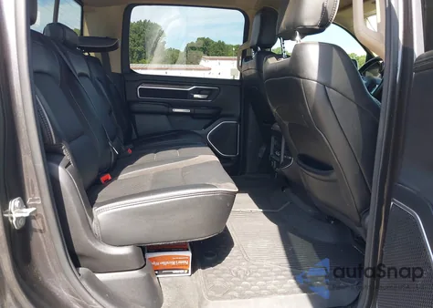 2020 Ram 1500 Laramie z USA, uszkodzony, nr VIN 1C6SRFJT4LN393347